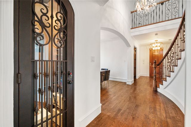 6162 Llano Avenue, Dallas, TX 75214