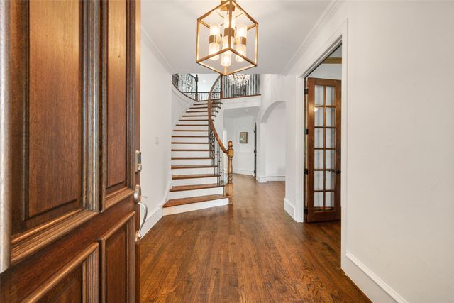 6162 Llano Avenue, Dallas, TX 75214