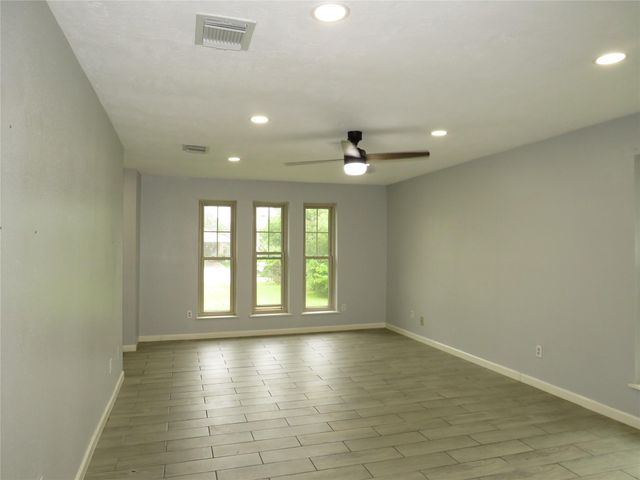 3403 Tidewater Drive, Houston, TX 77045