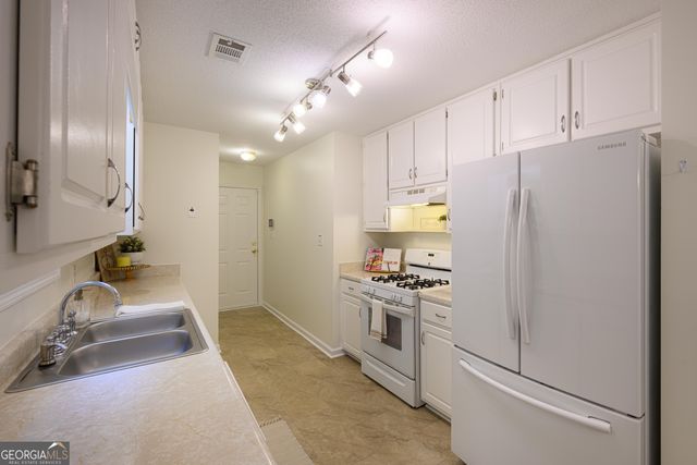 187 Cedar Ridge Road, Locust Grove, GA 30248