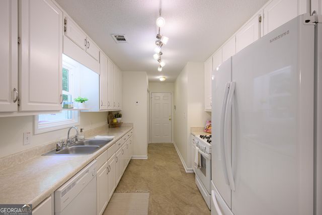 187 Cedar Ridge Road, Locust Grove, GA 30248