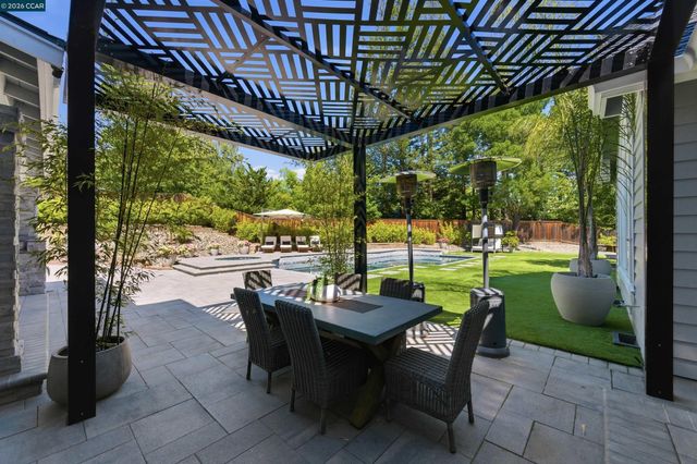 8 Hunters Terrace, Danville, CA 94506