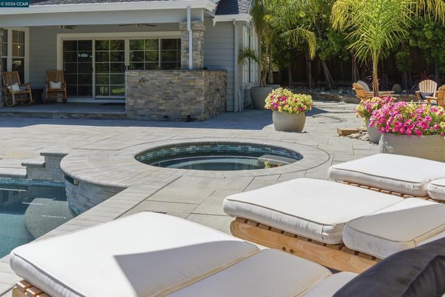 8 Hunters Terrace, Danville, CA 94506