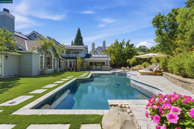 8 Hunters Terrace, Danville, CA 94506