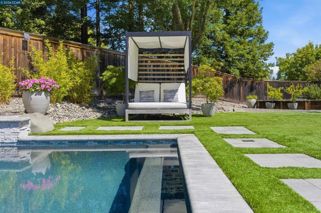 8 Hunters Terrace, Danville, CA 94506