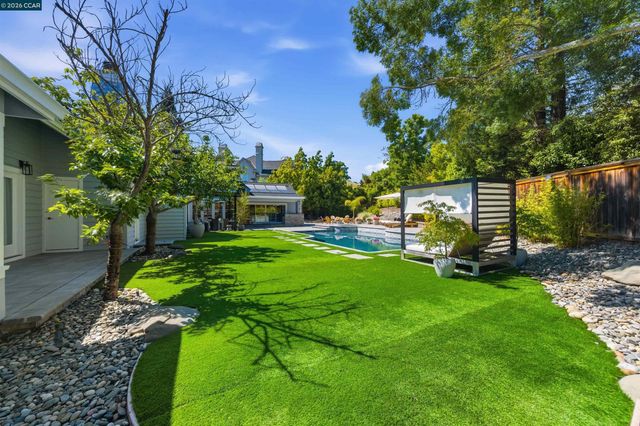 8 Hunters Terrace, Danville, CA 94506