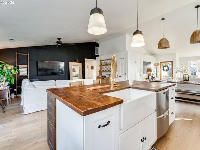 4577 ROLLING MEADOWS Dr, Washougal, WA 98671