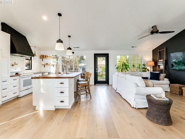 4577 ROLLING MEADOWS Dr, Washougal, WA 98671