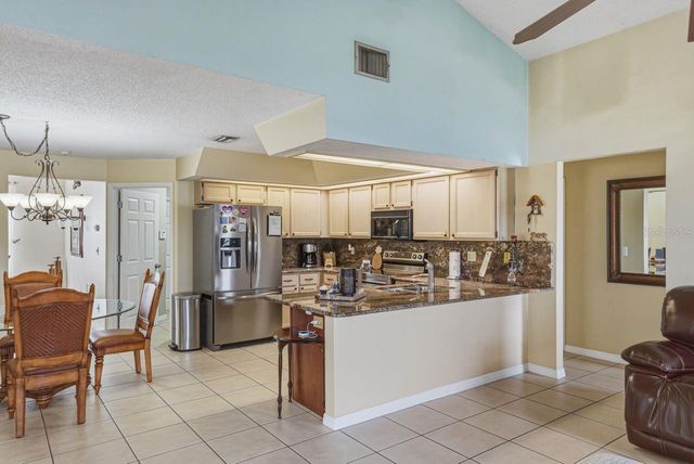 2104 HAYDON COURT, Brandon, FL 33511