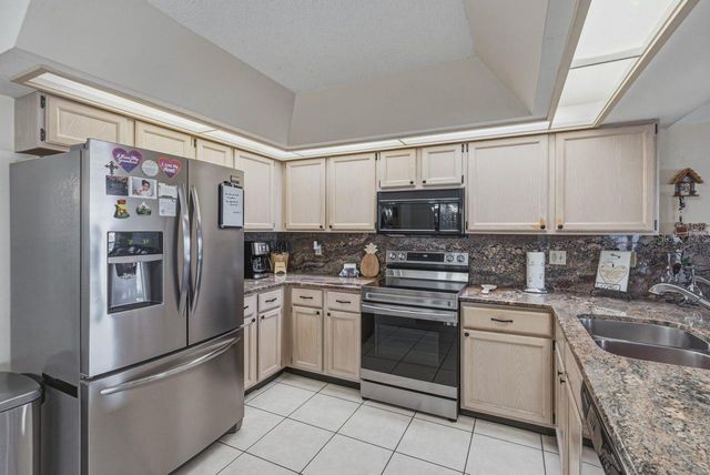 2104 HAYDON COURT, Brandon, FL 33511