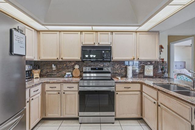 2104 HAYDON COURT, Brandon, FL 33511