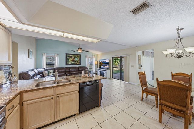 2104 HAYDON COURT, Brandon, FL 33511