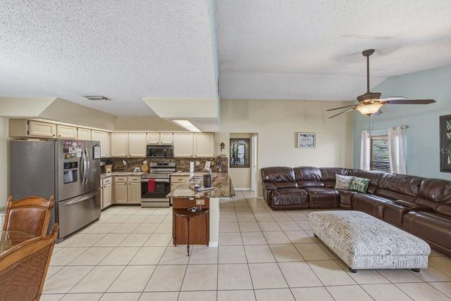 2104 HAYDON COURT, Brandon, FL 33511