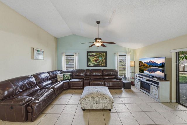 2104 HAYDON COURT, Brandon, FL 33511