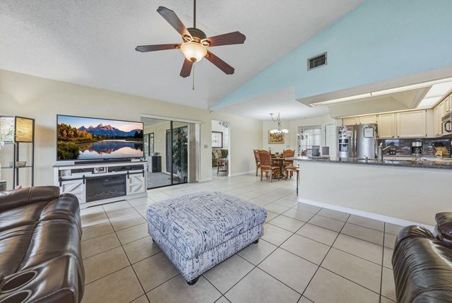 2104 HAYDON COURT, Brandon, FL 33511