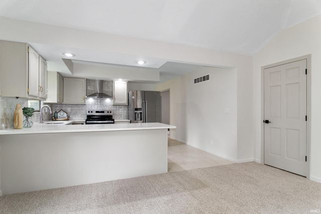 8224 E Heritage Drive, Evansville, IN 47715