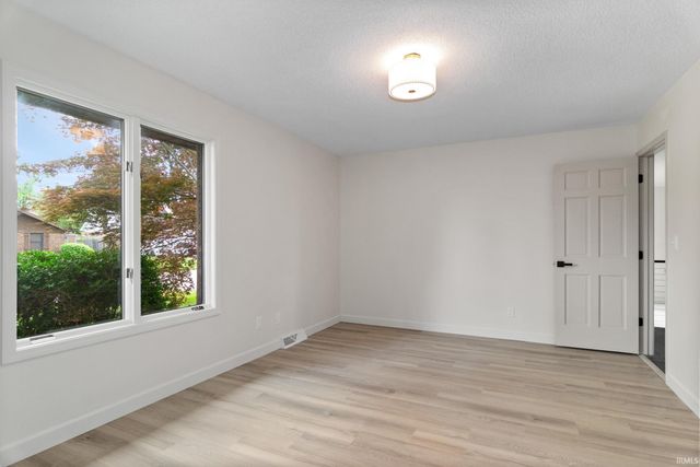 8224 E Heritage Drive, Evansville, IN 47715