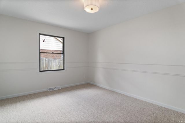 8224 E Heritage Drive, Evansville, IN 47715