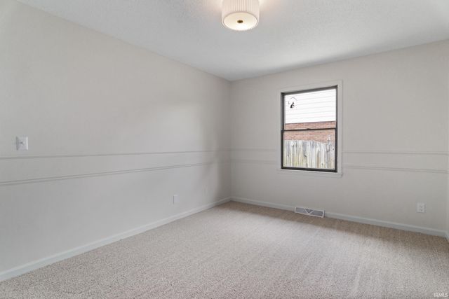 8224 E Heritage Drive, Evansville, IN 47715