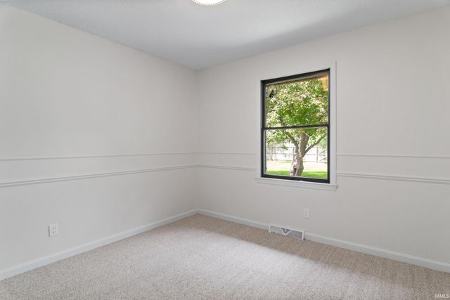 8224 E Heritage Drive, Evansville, IN 47715