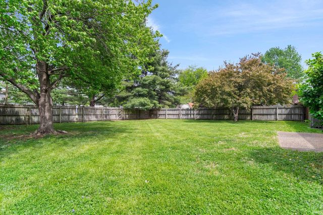 8224 E Heritage Drive, Evansville, IN 47715