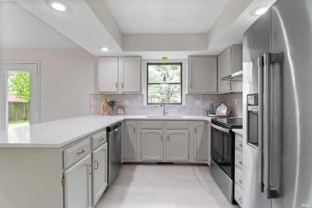 8224 E Heritage Drive, Evansville, IN 47715