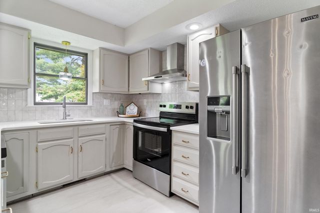 8224 E Heritage Drive, Evansville, IN 47715