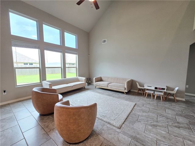 8170 Luz De Luna St, Corpus Christi, TX 78414