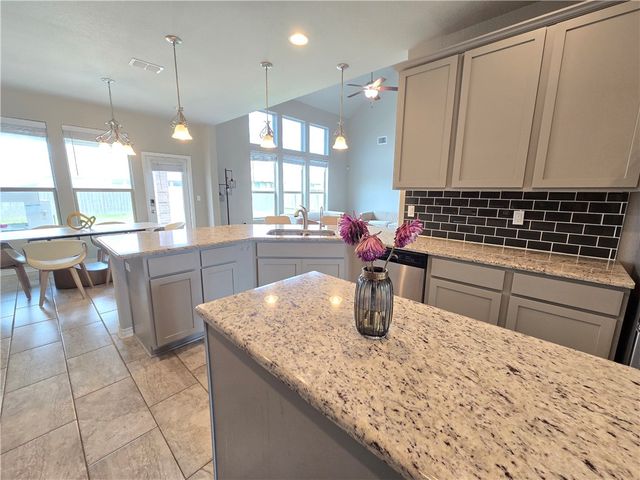 8170 Luz De Luna St, Corpus Christi, TX 78414
