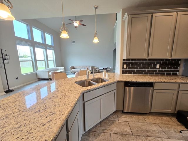 8170 Luz De Luna St, Corpus Christi, TX 78414