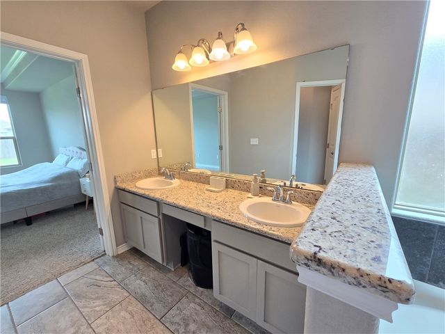 8170 Luz De Luna St, Corpus Christi, TX 78414