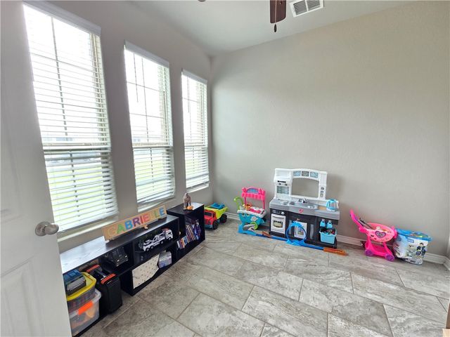 8170 Luz De Luna St, Corpus Christi, TX 78414