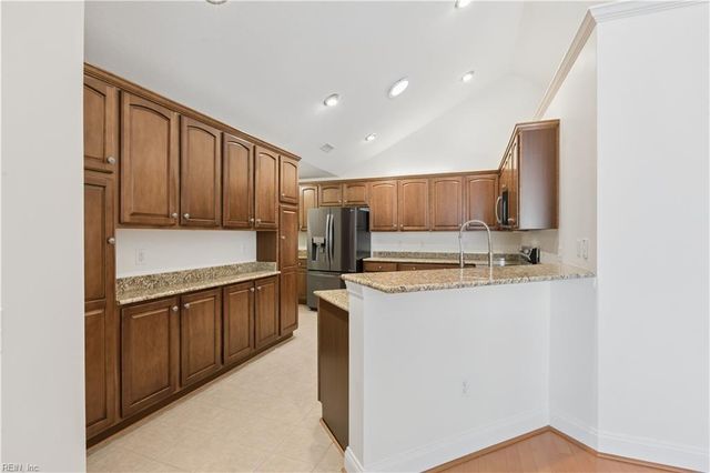 326 Garman LOOP, Yorktown, VA 23690