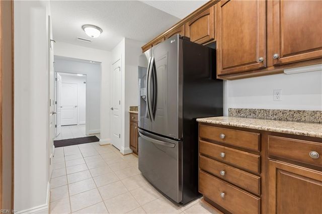 326 Garman LOOP, Yorktown, VA 23690