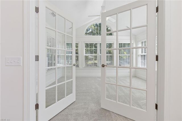 326 Garman LOOP, Yorktown, VA 23690