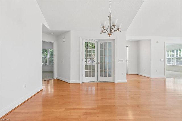 326 Garman LOOP, Yorktown, VA 23690