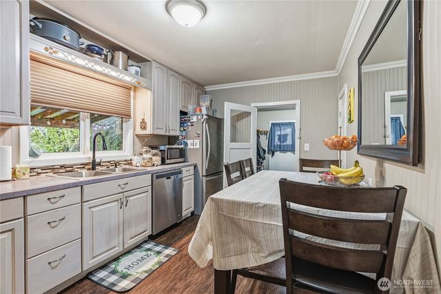 2201 Holcomb Loop Rd, Kelso, WA 98626