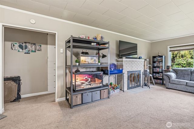 2201 Holcomb Loop Rd, Kelso, WA 98626