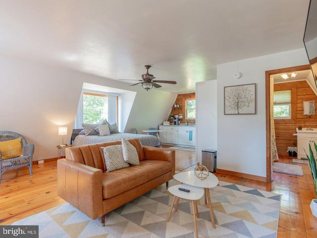 113 W MAIN ST, Stanley, VA 22851