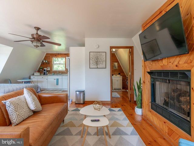 113 W MAIN ST, Stanley, VA 22851