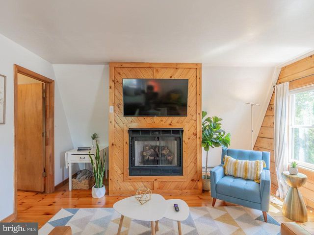 113 W MAIN ST, Stanley, VA 22851