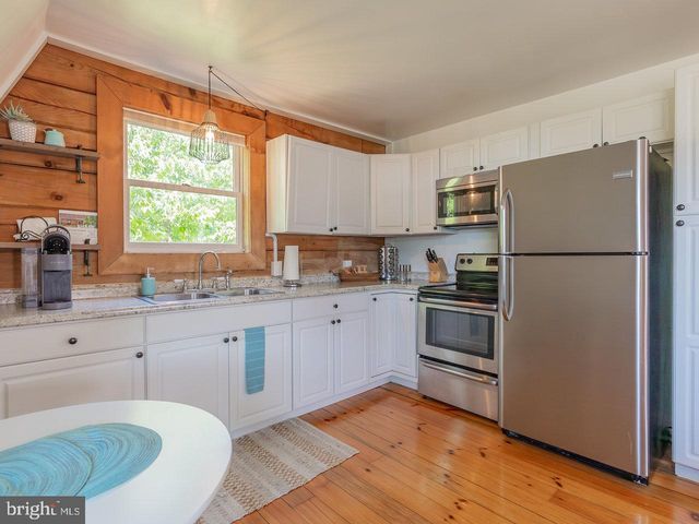 113 W MAIN ST, Stanley, VA 22851