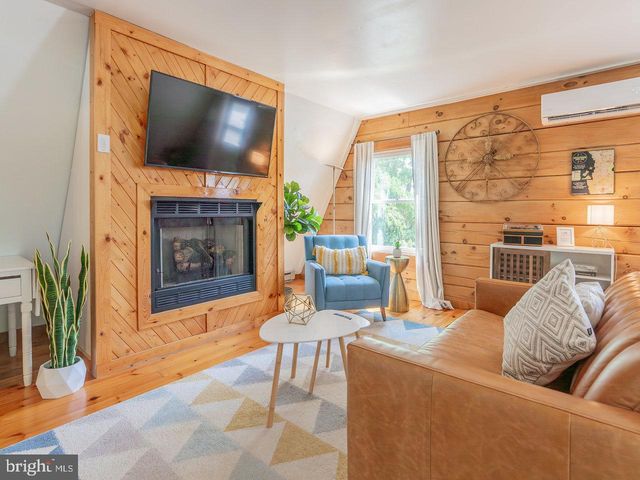 113 W MAIN ST, Stanley, VA 22851