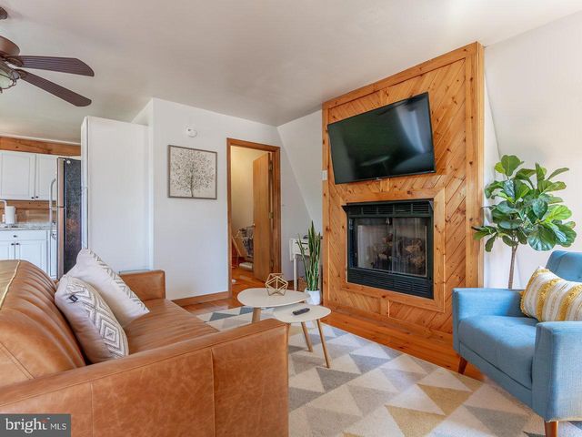 113 W MAIN ST, Stanley, VA 22851