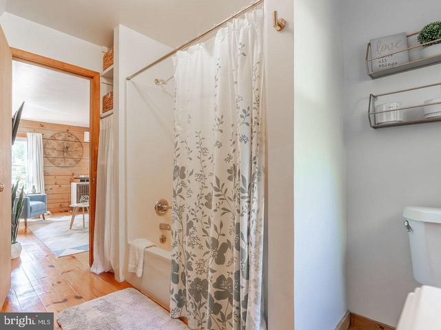 113 W MAIN ST, Stanley, VA 22851