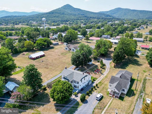 113 W MAIN ST, Stanley, VA 22851