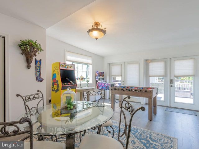 113 W MAIN ST, Stanley, VA 22851