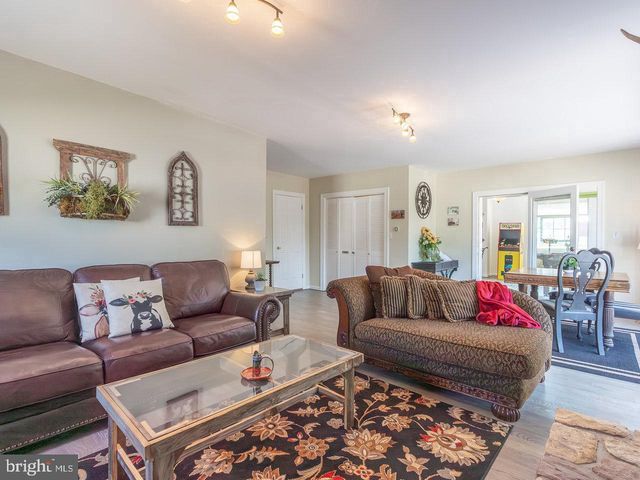 113 W MAIN ST, Stanley, VA 22851