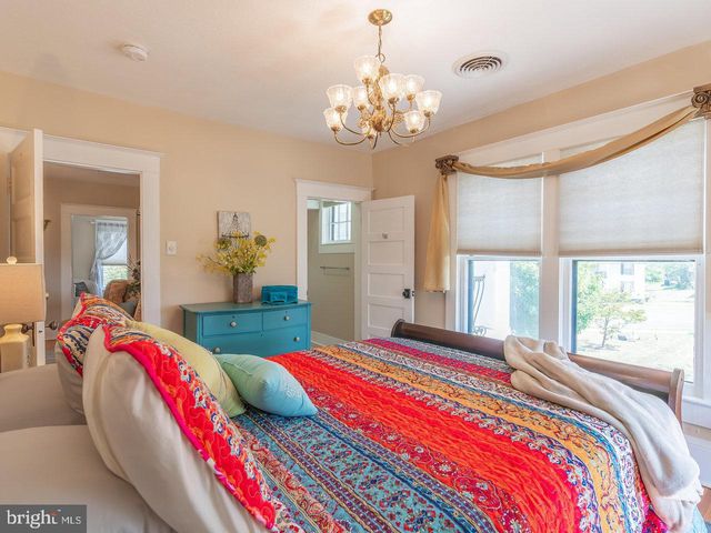 113 W MAIN ST, Stanley, VA 22851