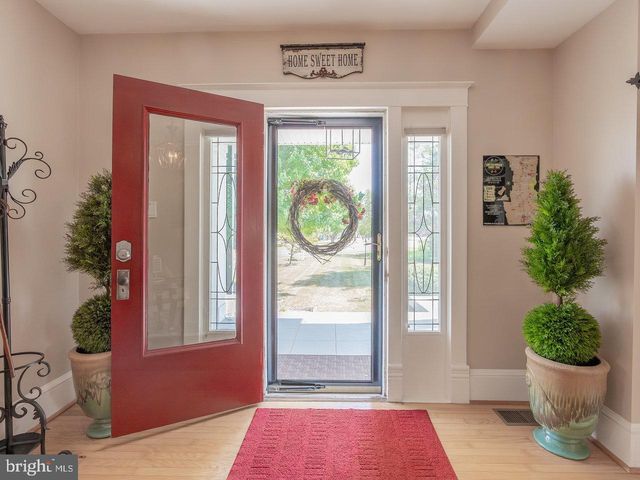 113 W MAIN ST, Stanley, VA 22851